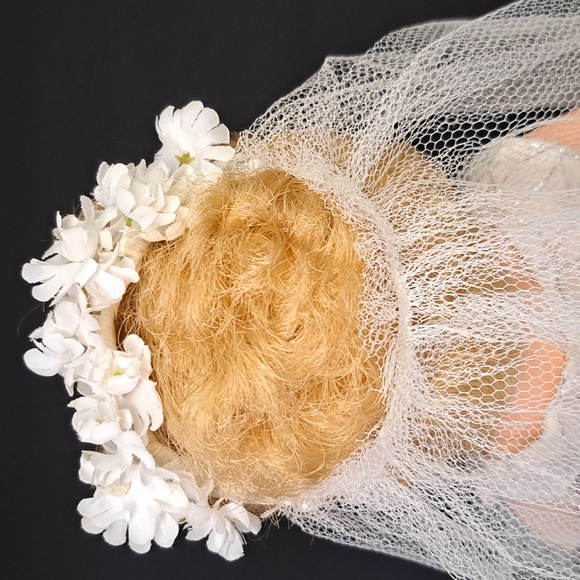 Mid-Century Modern 17" sleepy eyes bride doll - Picture 5 of 12